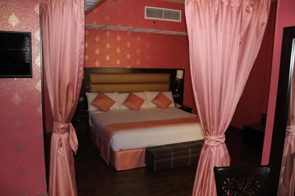 Rafee Hotel Dubai Exterior photo